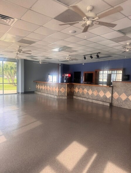 More Photos Of 12371 US-90 Hwy, Luling General Retail For Lease