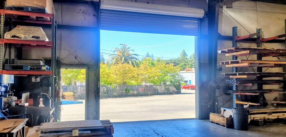 More Photos Of 33 S University St, Healdsburg Warehouse For Sale