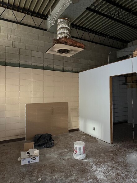 More Photos Of 691 Doctor Martin Luther King Junior Ave, Memphis Flex For Sale