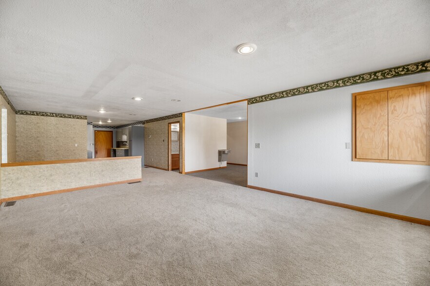 More Photos Of 106 Shadybrook Dr, Cheney Office For Sale