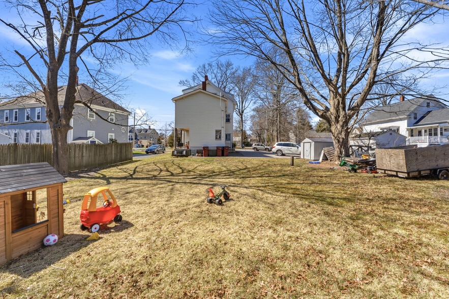 More Photos Of 5 Oak St, Middleborough Apartments For Sale