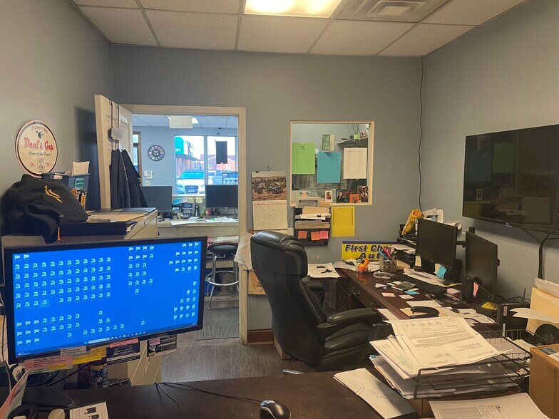 More Photos Of 2255 George Urban Blvd, Depew Auto Repair For Sale