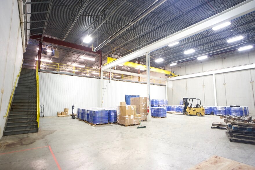 More Photos Of 6352 Airway Dr, Indianapolis Manufacturing For Sale