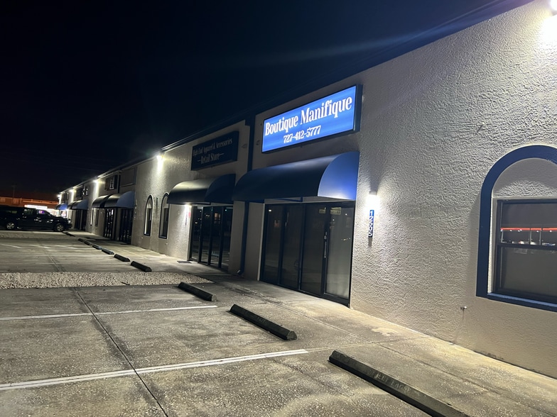 More Photos Of 12505 66th St N, Largo Warehouse For Lease