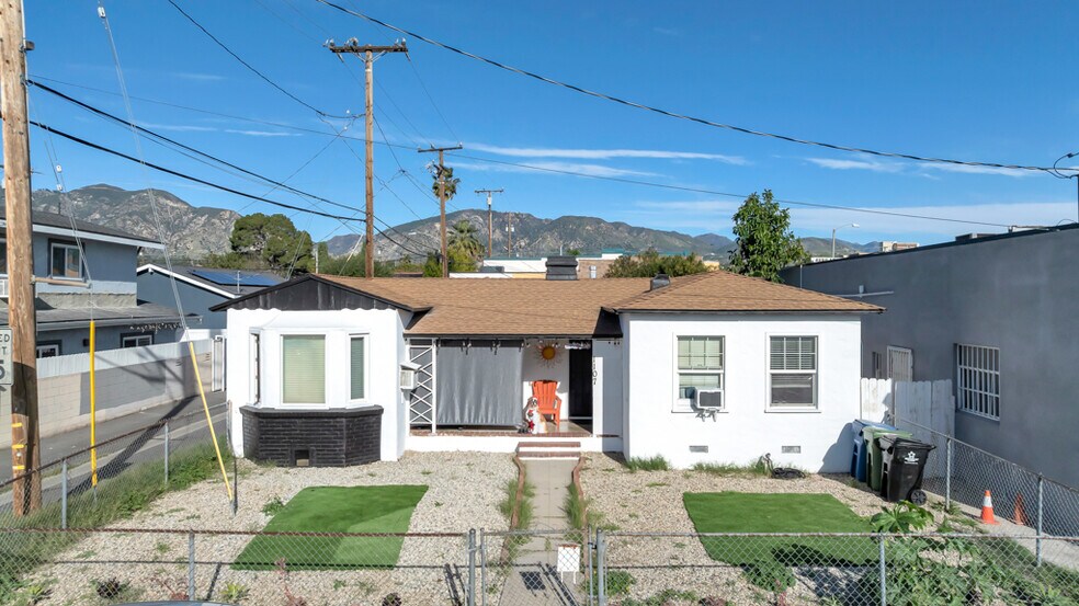More Photos Of 901 N Maclay Ave, San Fernando Freestanding For Sale