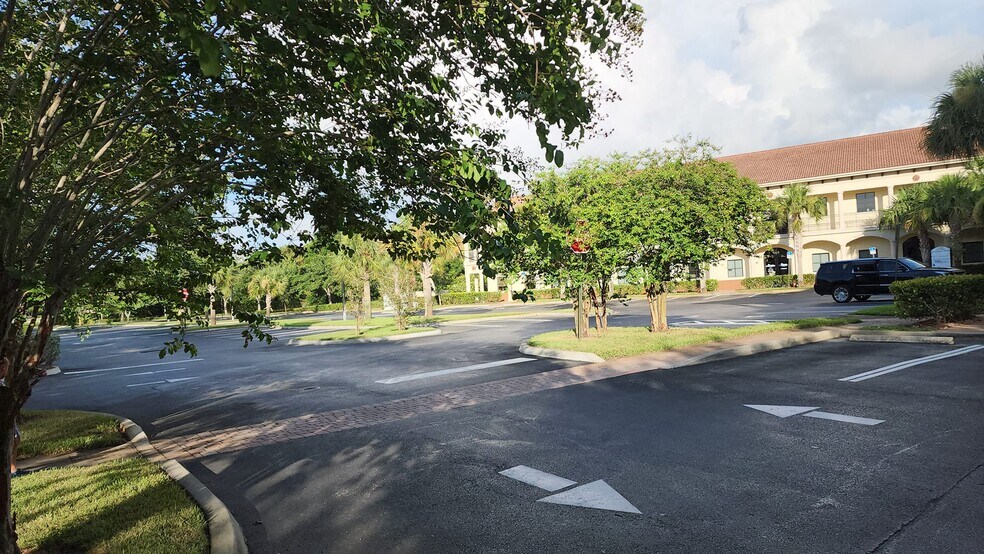 More Photos Of 1400 Hillmoor Dr, Port Saint Lucie Medical For Sale
