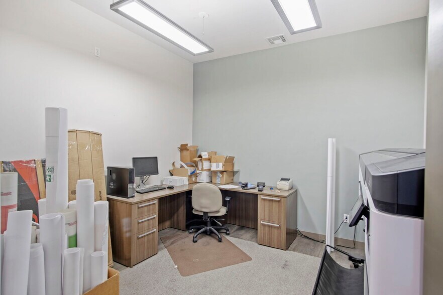 More Photos Of 2250-2298 MaryAnne Dr, Turlock Manufacturing For Sale