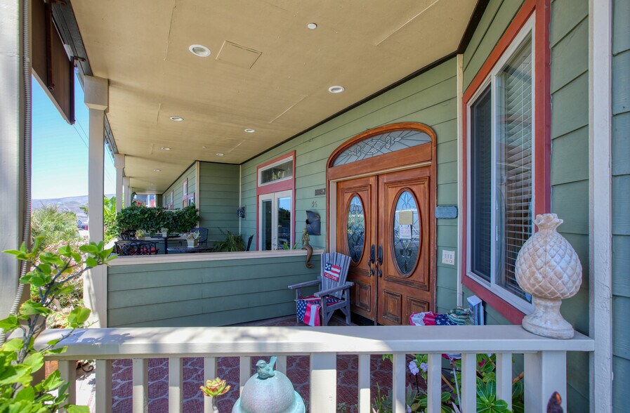 More Photos Of 95 S Ocean Ave, Cayucos Hospitality For Sale