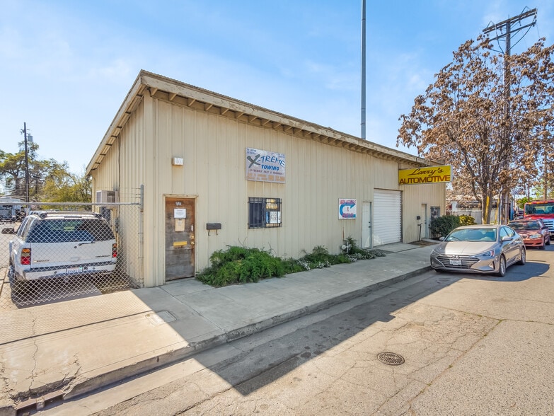 Primary Photo Of 1019 E Acequia Ave, Visalia Warehouse For Lease