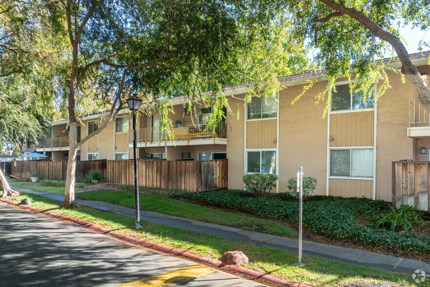 More Photos Of 2451 Olivera Rd, Concord Apartments For Sale