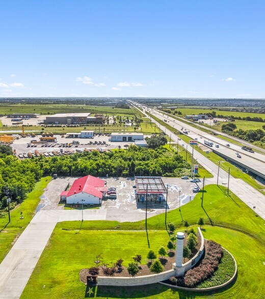 More Photos Of 13625 Interstate 10 E, Baytown Service Station For Sale