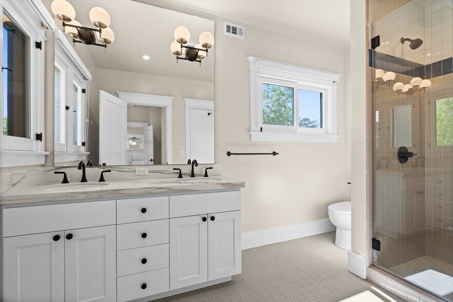 More Photos Of 1140 Lemoyne St, Los Angeles Apartments For Sale