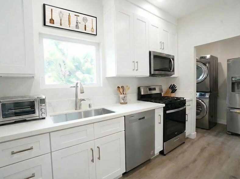 More Photos Of 6043-6053 Selma Ave, Los Angeles Apartments For Sale