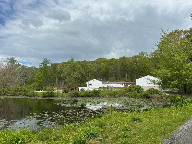 More Photos Of 497 Winthrop Rd, Deep River Restaurant For Sale