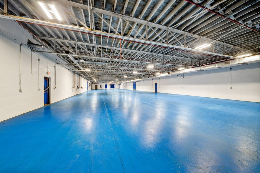 More Photos Of 122 E Laurel St, Mullins Industrial For Sale