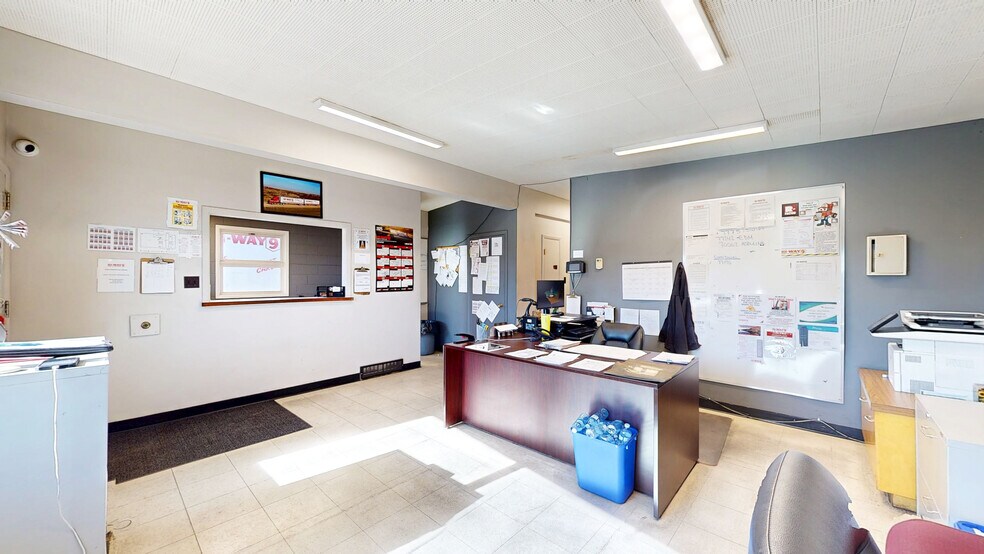 More Photos Of 662 15 St SW, Medicine Hat Industrial For Sale