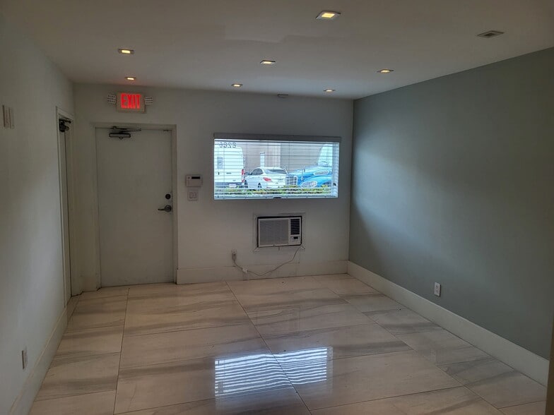 More Photos Of 8238-8270 NW South River Dr, Miami Industrial For Lease