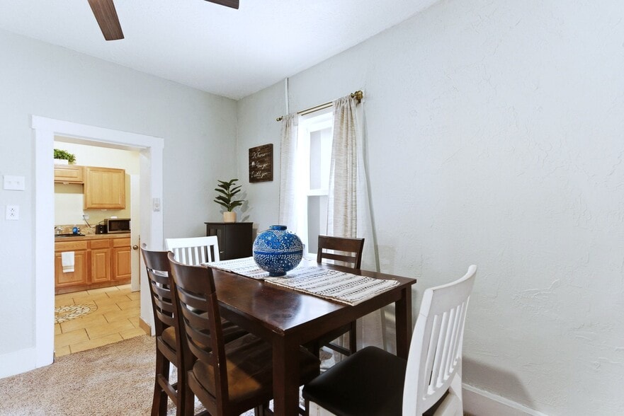 More Photos Of 615 Keleher Ave NW, Albuquerque Flex For Sale