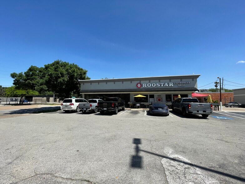 More Photos Of 5545-5591 Richmond Ave, Houston Unknown For Lease