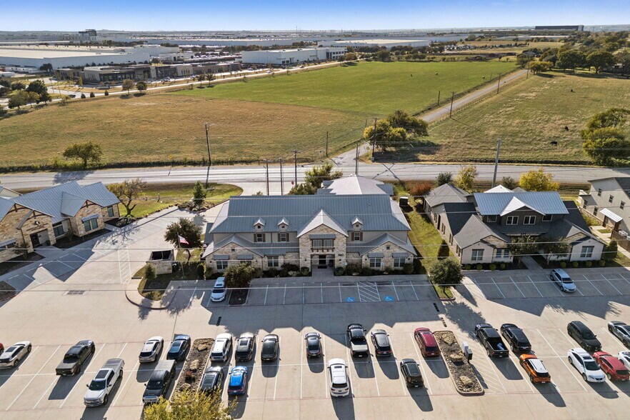 More Photos Of 361 W Byron Nelson Blvd, Roanoke Office For Lease