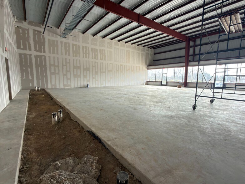 More Photos Of 14211 Hiram Clarke Rd, Houston Storefront For Lease