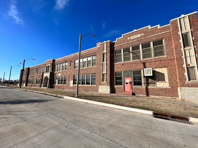 Primary Photo Of 1400 NW 3rd St, Oklahoma City Schools For Sale