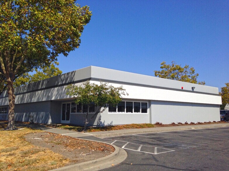 Primary Photo Of 3644 Airway Dr, Santa Rosa Flex For Lease