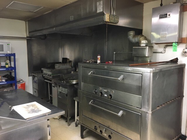 More Photos Of 541 University Pkwy, University Park Convenience Store For Sale