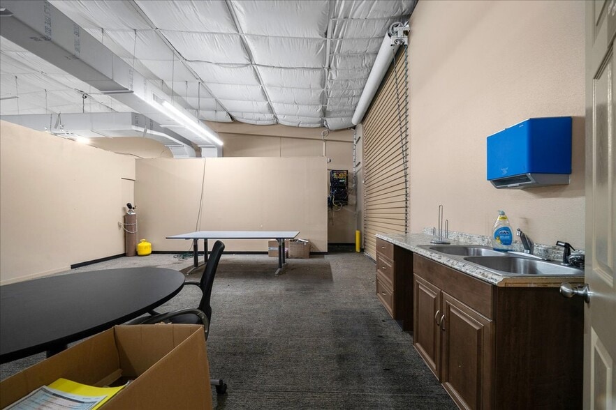 More Photos Of 13866 S Us-441, Summerfield Office For Sale