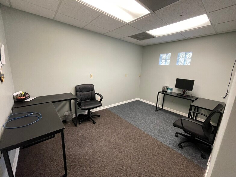 More Photos Of 675 Peachwood Dr, Deland Medical For Lease