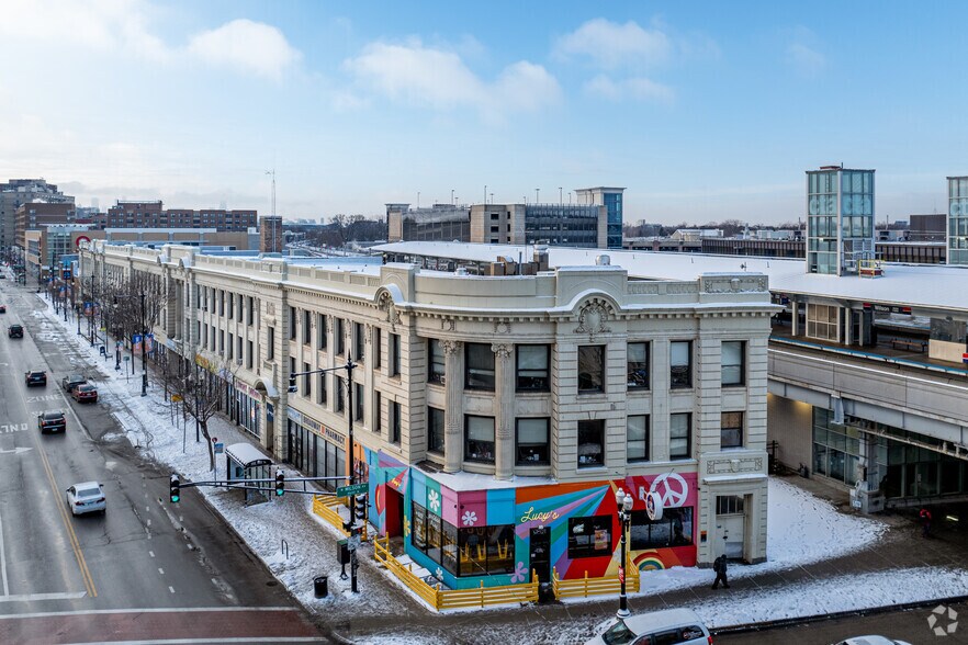 More Photos Of 4554 N Broadway, Chicago Office For Sale