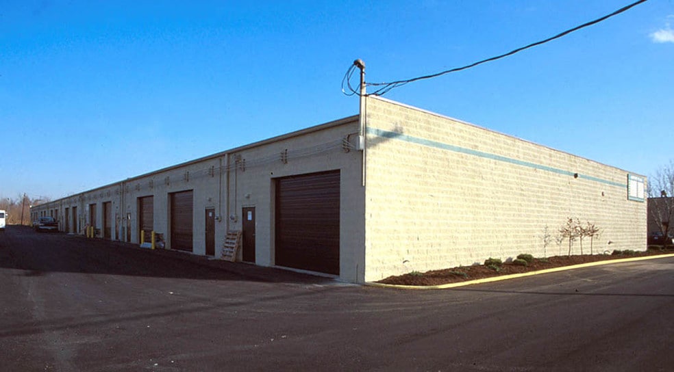 More Photos Of 641-667 N James Rd, Columbus Warehouse For Lease