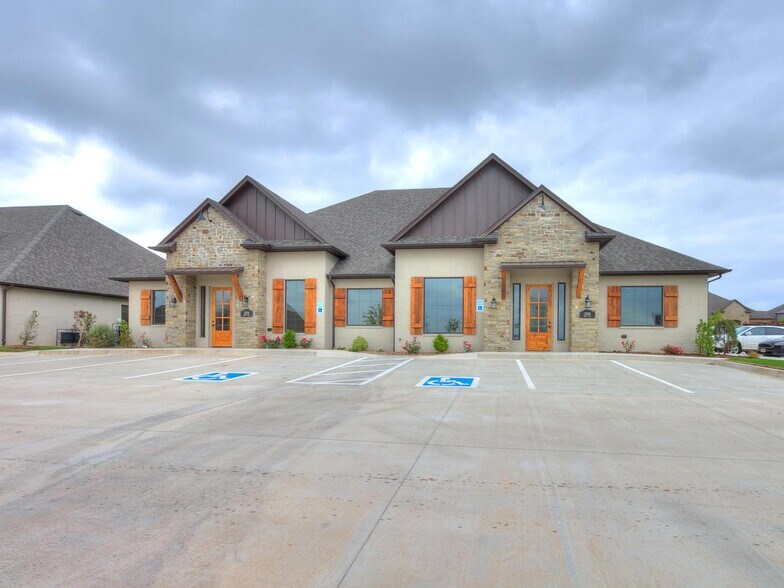 Primary Photo Of 2761 Washington Dr, Norman Office For Sale