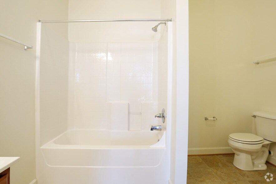 More Photos Of 1220 N King St, Hampton Apartments For Lease