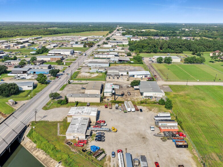 More Photos Of 1655 S 23rd St, Beaumont Service For Sale
