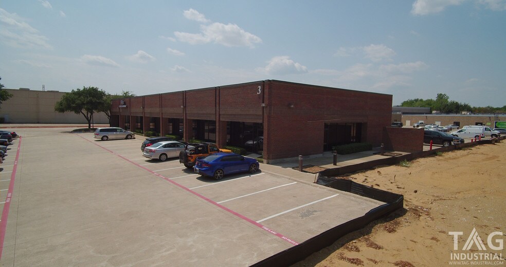 More Photos Of 1611 N Interstate 35E, Carrollton Research And Development For Lease