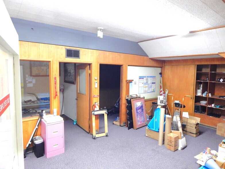 More Photos Of 635 SE Stephens St, Roseburg Freestanding For Lease