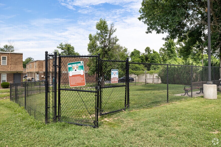More Photos Of 800 E Grand Ave, Carbondale Apartments For Sale