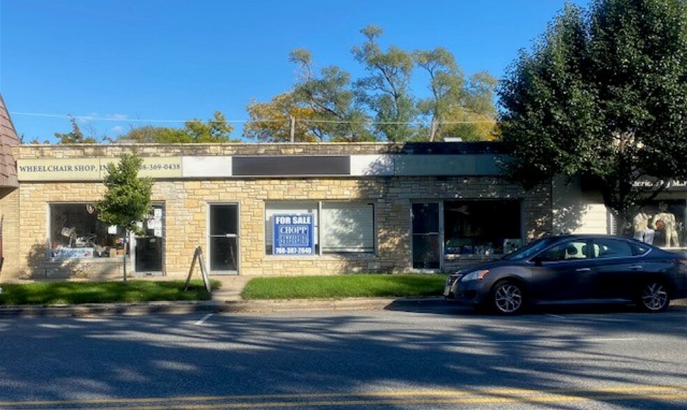 More Photos Of 635-643 S La Grange Rd, La Grange Storefront For Sale