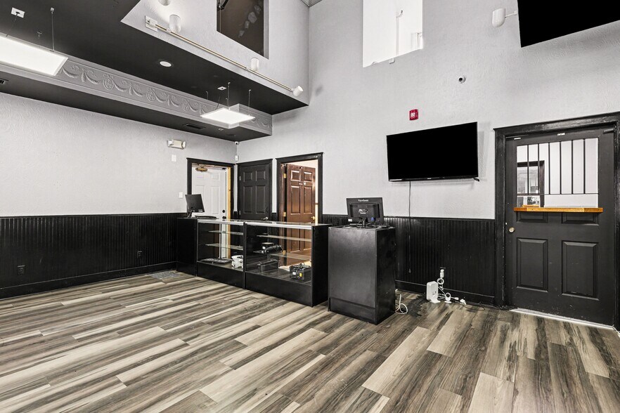 More Photos Of 171 Lawrence St, Central City Storefront For Sale