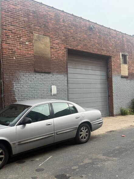 More Photos Of 2728-2734 Federal St, Philadelphia Warehouse For Lease