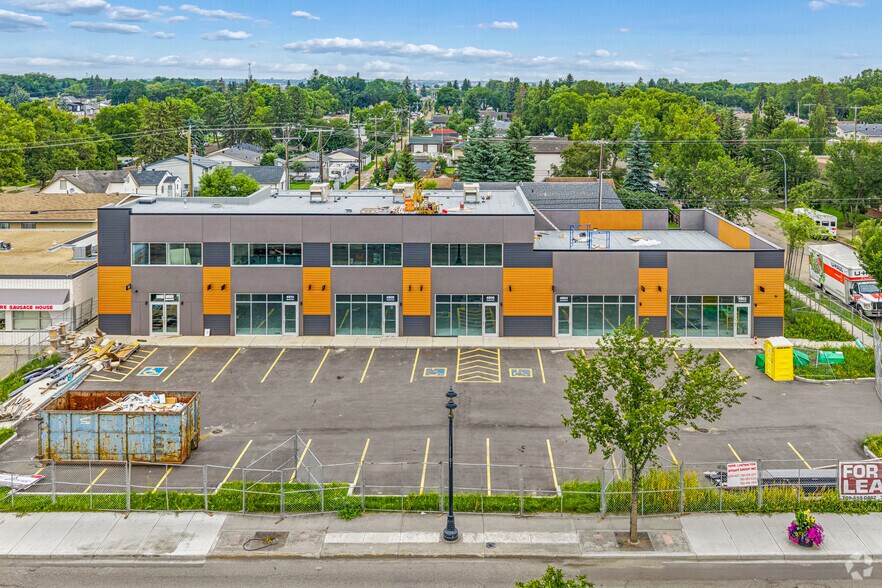 More Photos Of 4802 118 Ave NW, Edmonton Storefront For Lease