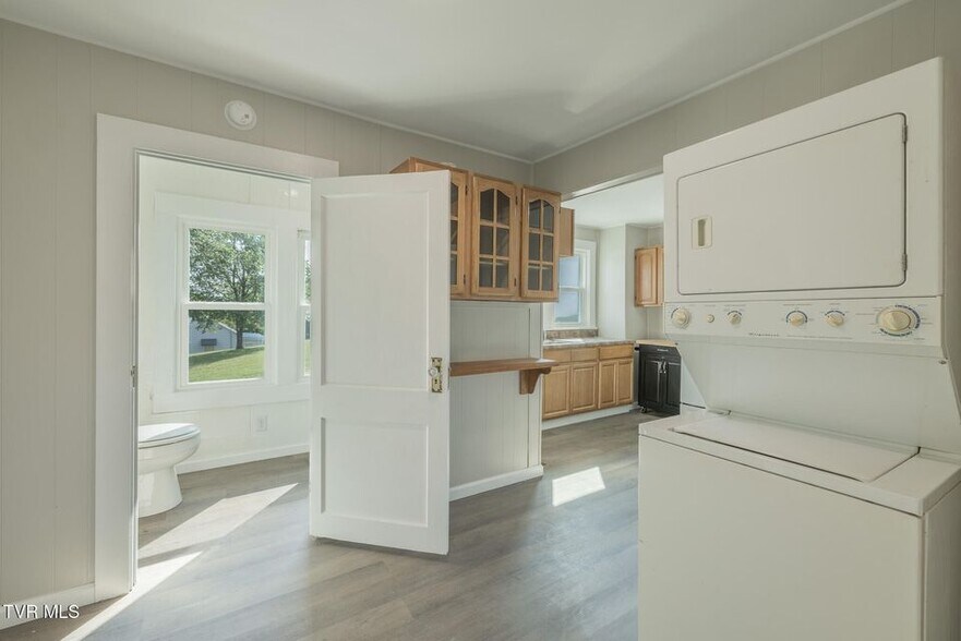 More Photos Of 457 E Bernard Ave, Greeneville General Retail For Sale