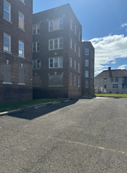 More Photos Of 2350 Stanton Street, Detroit Apartments For Sale