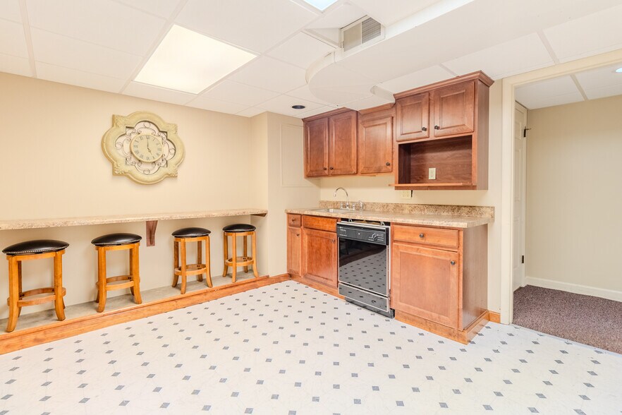 More Photos Of 2703 Mosside Blvd, Monroeville Medical For Lease