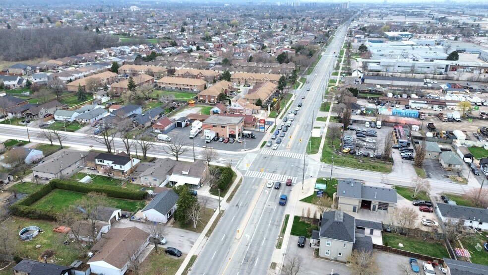 More Photos Of 520 Barton St, Hamilton Auto Repair For Lease