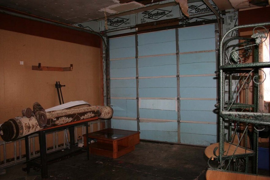 More Photos Of 217 W 6th St, Connersville Storefront For Sale