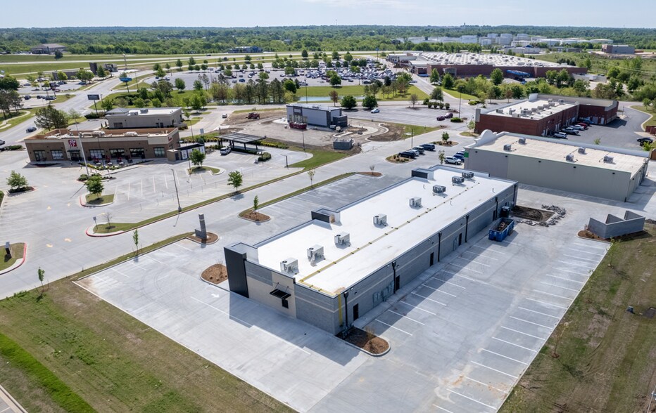 More Photos Of 12190 S Waco Ave, Glenpool General Retail For Lease