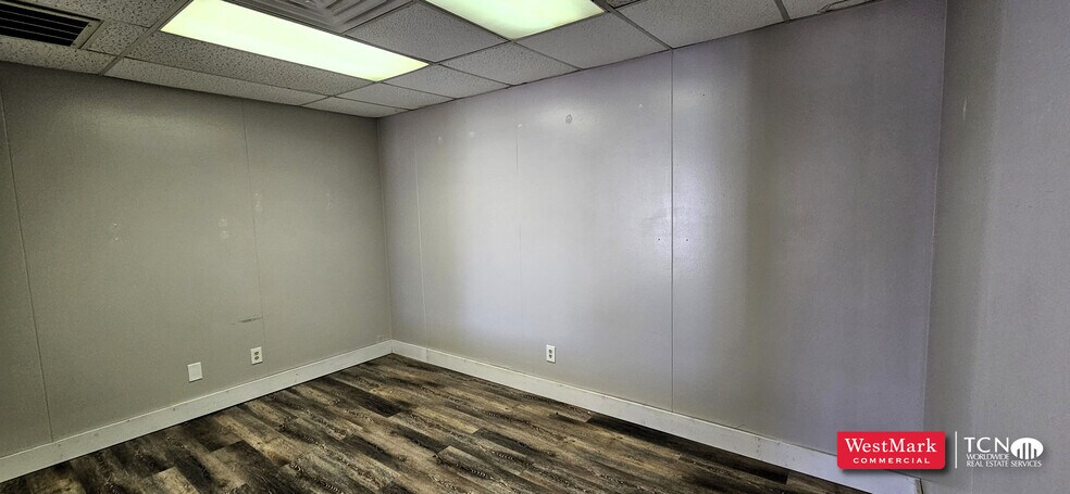 More Photos Of 5124 69th St, Lubbock Office For Lease