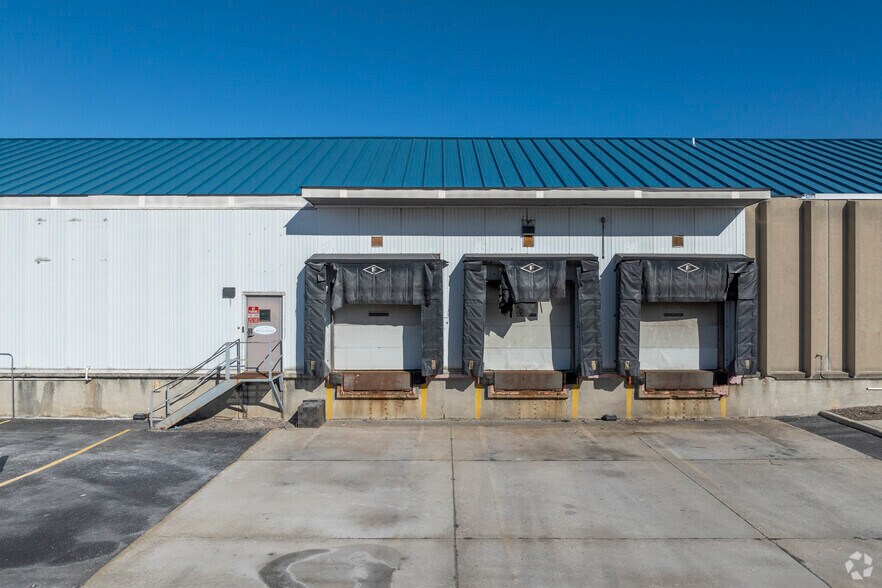 More Photos Of 8424 W 47th St, Lyons Refrigeration Cold Storage For Lease